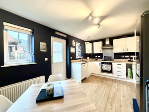 Dining Kitchen- click for photo gallery